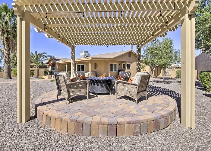 Stunning W/ Beautiful Views!